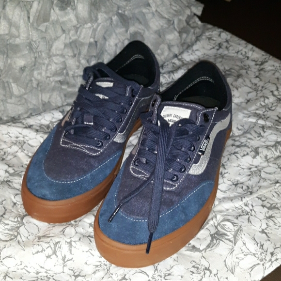 Vans - Picture 1 of 3